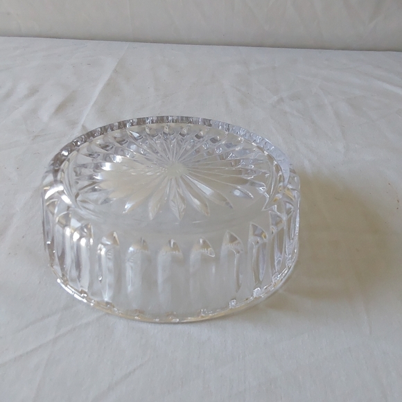 Gilded Poinsettia Crystal Candy Dish/Powder Box - Picture 8 of 16
